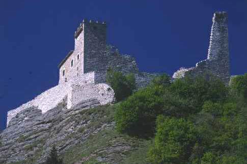 Camerino, capital of the Da Varano dynasty: fortresses, castles and palaces
