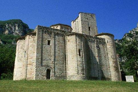 Monasticism in The Marche: the abbeys