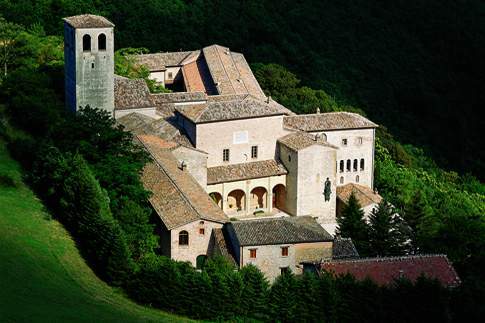 On the Footsteps of Dante Alighieri: a journey in the Marche