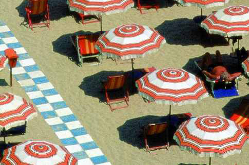 Ombrelloni sulla spiaggia di Senigallia