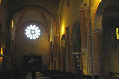 L'abbazia di S. Maria di Chiaravalle di Fiastra, interno