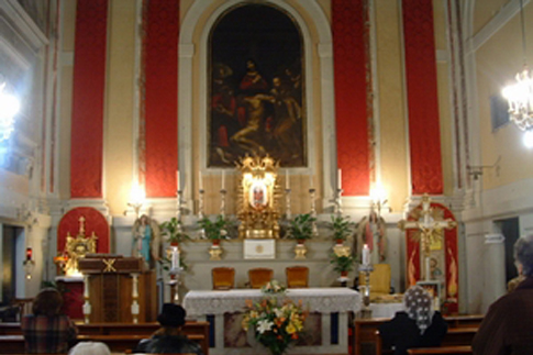 Altare principale della Chiesa della pieta'