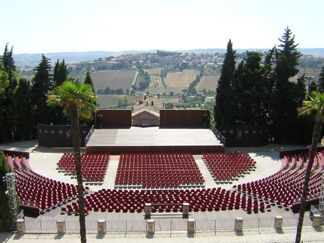 Fermo - Teatro Arena di Villa Vitali