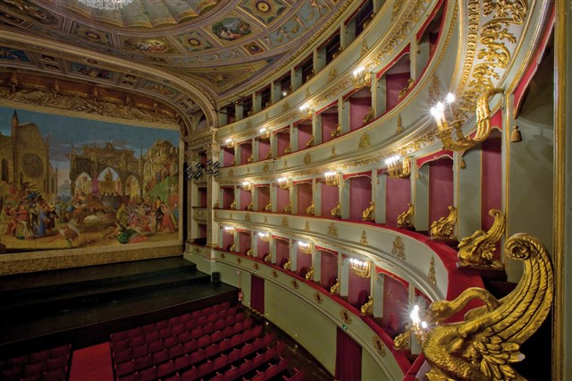 Jesi_interno Teatro Pergolesi