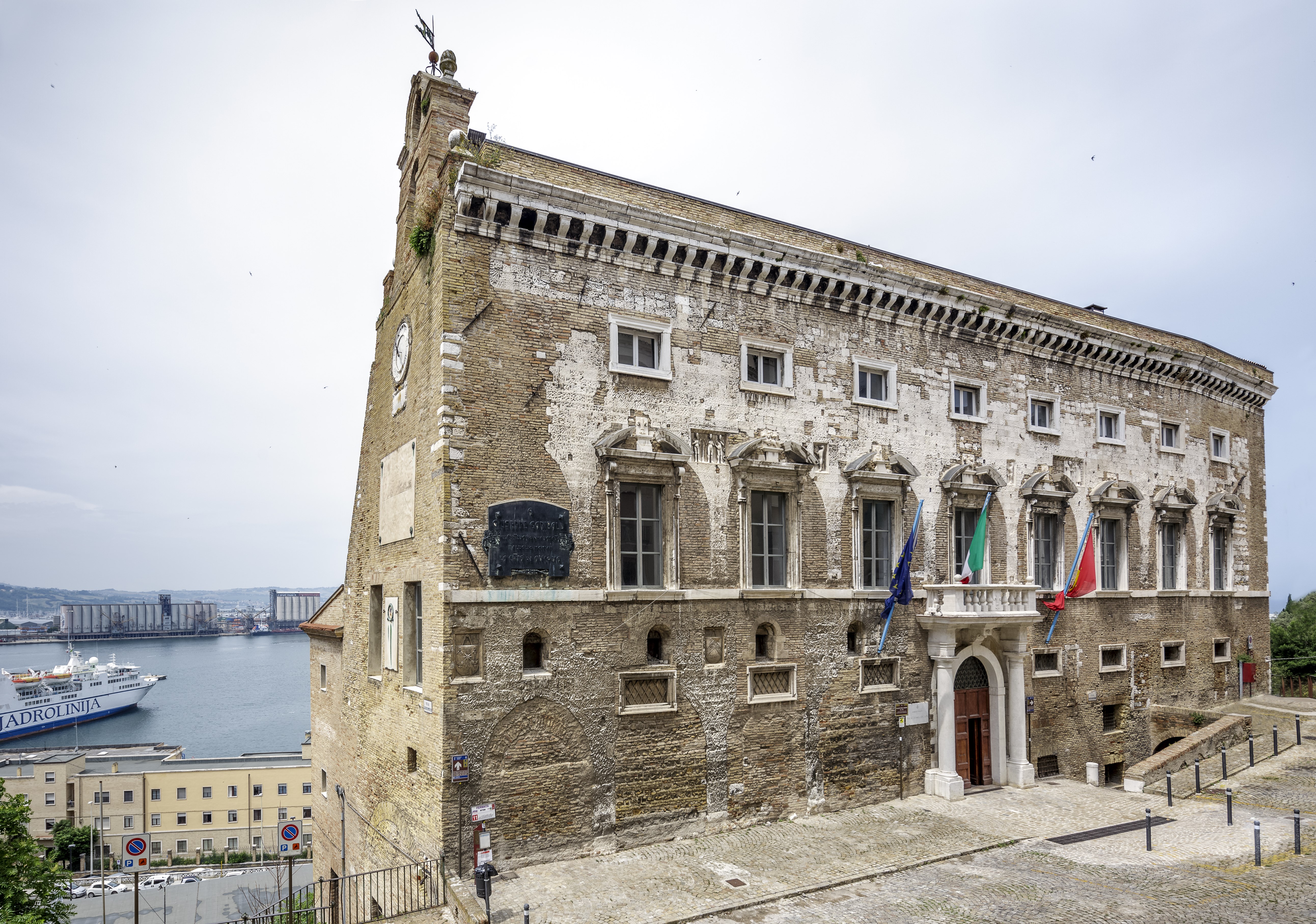 Ancona - Palazzo degli anziani