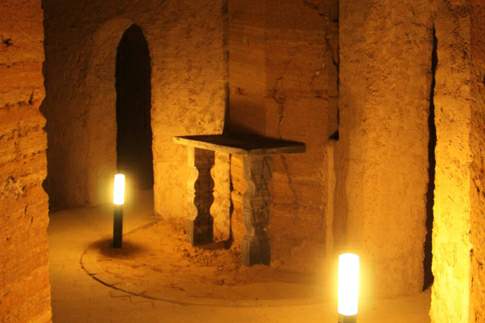 Grotta Mancinforte con uno degli altari in alabastro cinereo