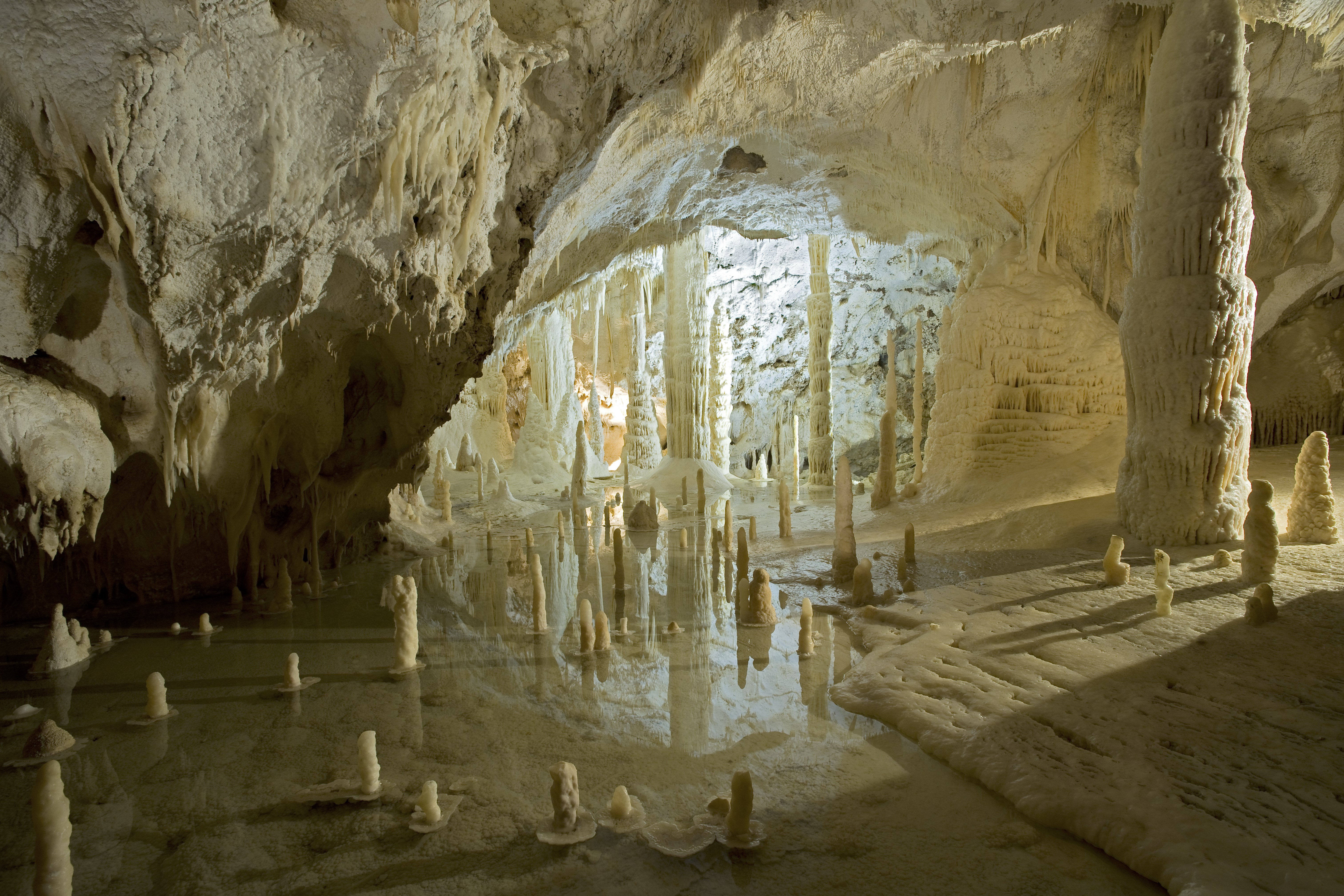 Grotte di Frasassi - Sala delle candeline