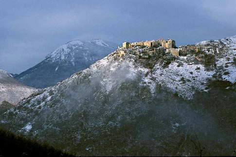 San Severino Marche - borgo di El Cito, paesaggio invernale