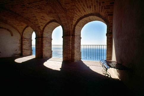 Veduta del Mare Adriatico dalle logge del Teatro dell'Arancio