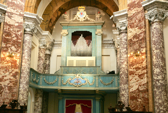 Cantoria dell'organo all'interno della Chiesa di S. Filippo Neri