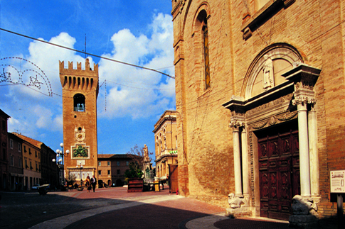 Chiesa di S. Agostino affacciata sul Piazzale Pietro Giordani