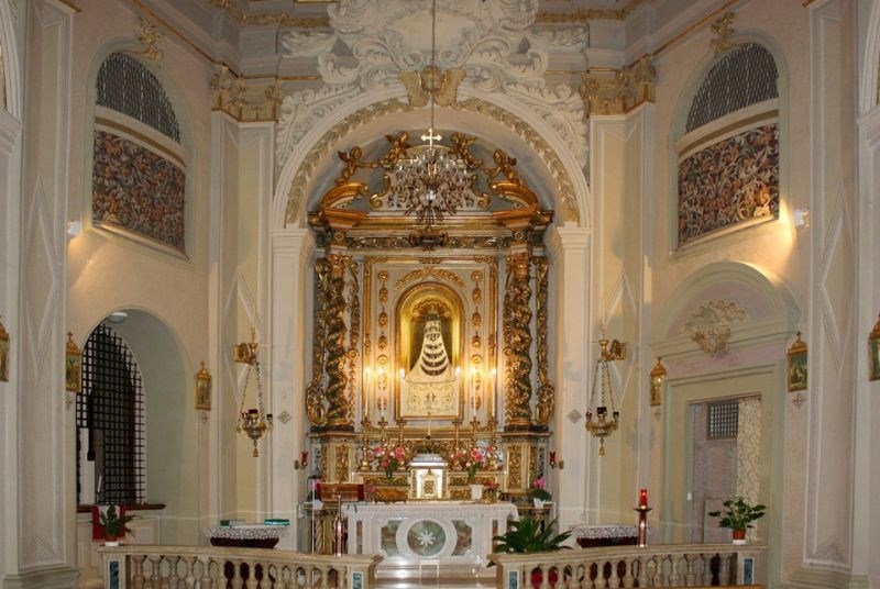 Treia - Chiesa di Santa Chiara - Interno