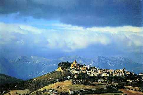 Vista di Santa Vittoria in Matenano