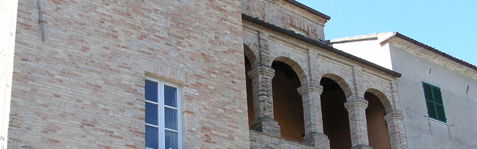 Centro storico - Palazzo Marcelli e loggia