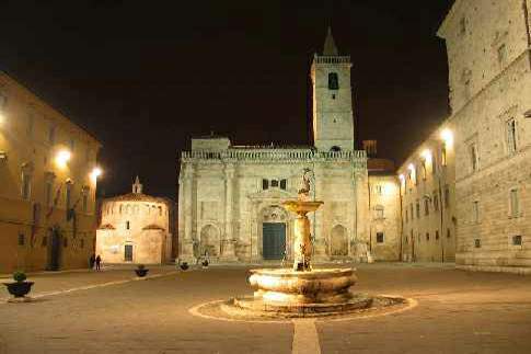 Ascoli Piceno - Piazza Arringo